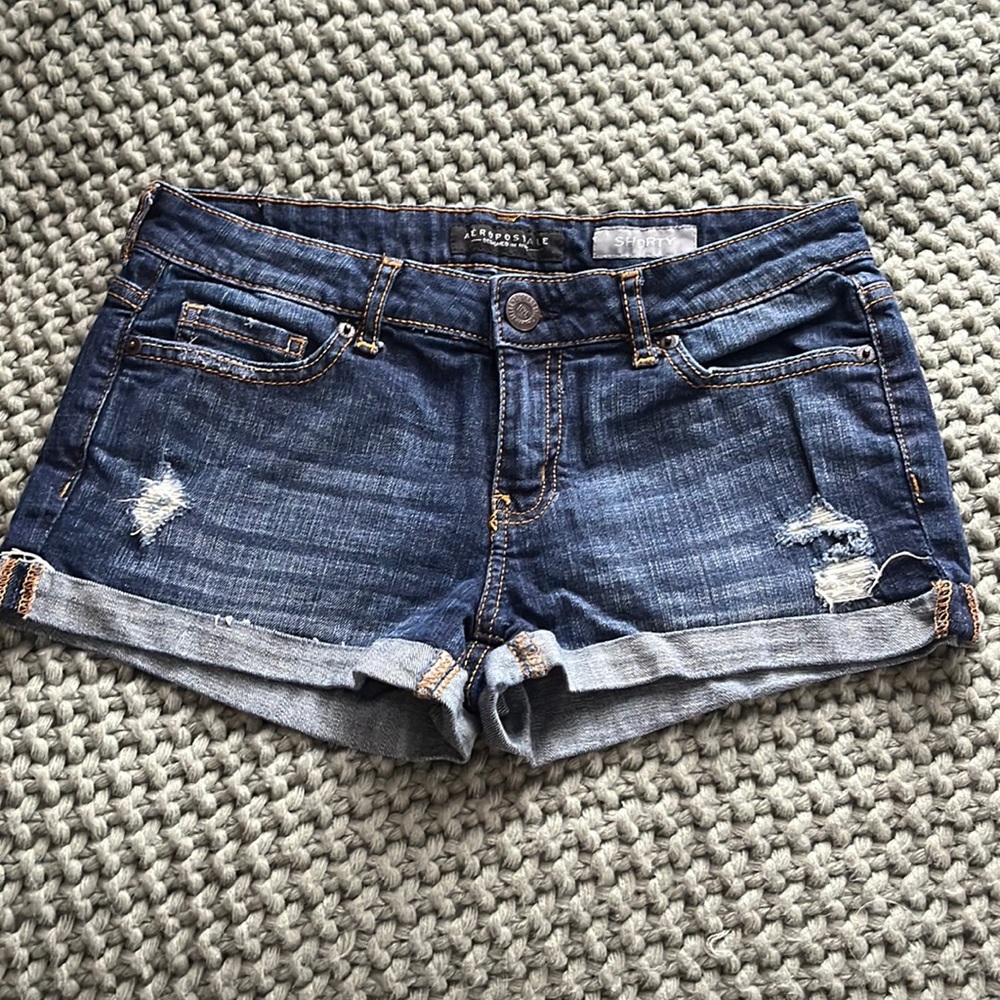 Aéropostale.. dark wash shorty low-rise jean shorts.